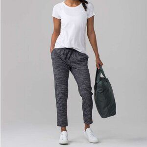 Lululemon Jet Crop Slim Luxtreme 19" Jogger Dark Carbon Ice Grey Size 4 Small